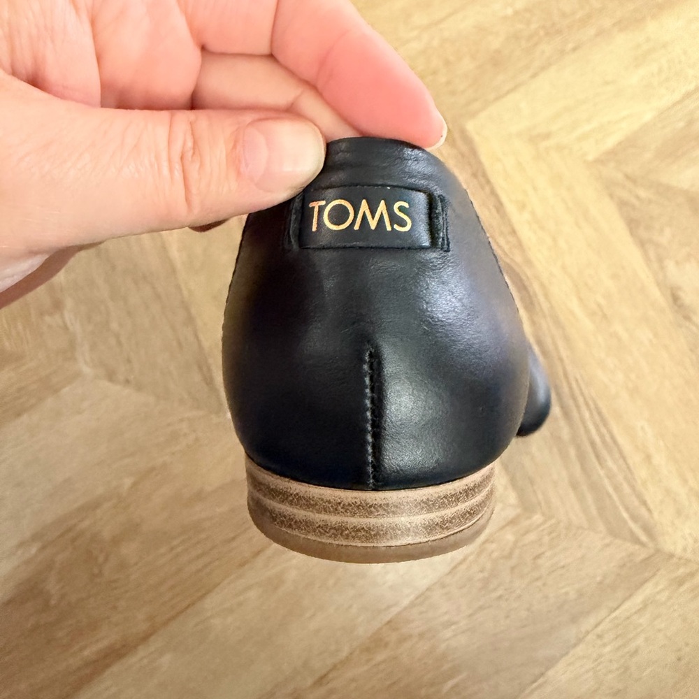 Toms Darcy Black Loafers - Picture 8 of 11